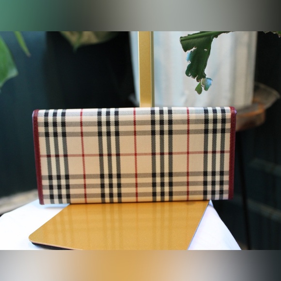 Burberry Check Continental Wallet - Picture 2 of 12